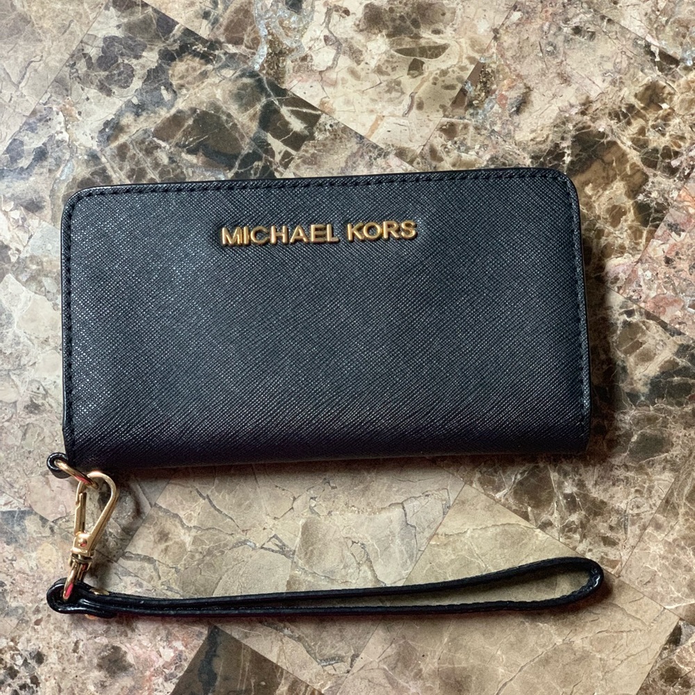 michael kors phone case wrislet